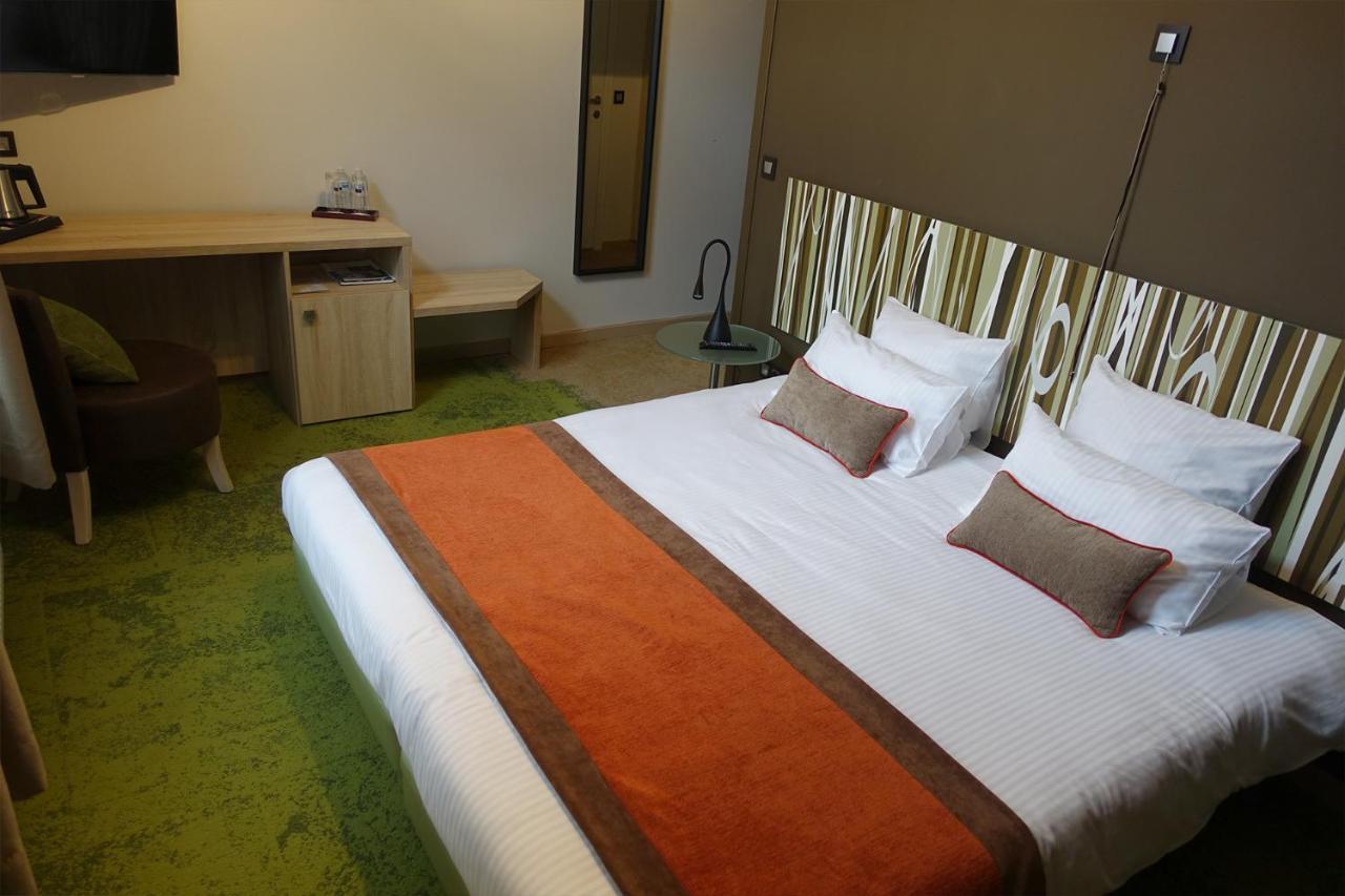 Hotel Du Parc Ath Bagian luar foto