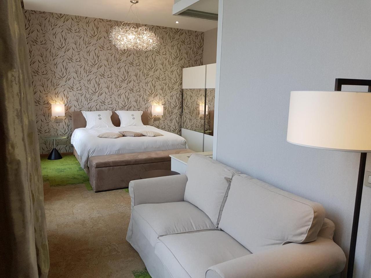 Hotel Du Parc Ath Bagian luar foto
